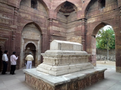 Allaudin's Tomb, qutb complex minar, new delhi