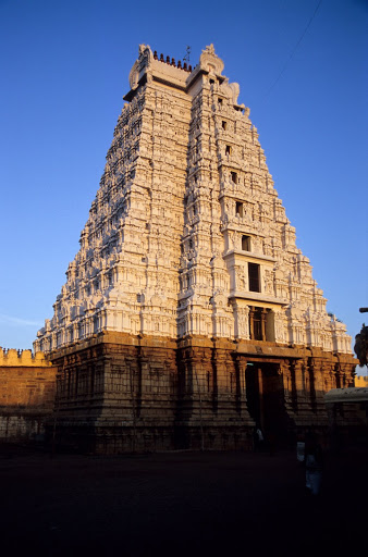 VeLLai Gopuram