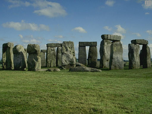 http://lh3.google.com/LisaSmirnoff/RtnAerKXm6I/AAAAAAAABzA/d9kxB477ZFs/stonehedge.jpg?imgmax=512