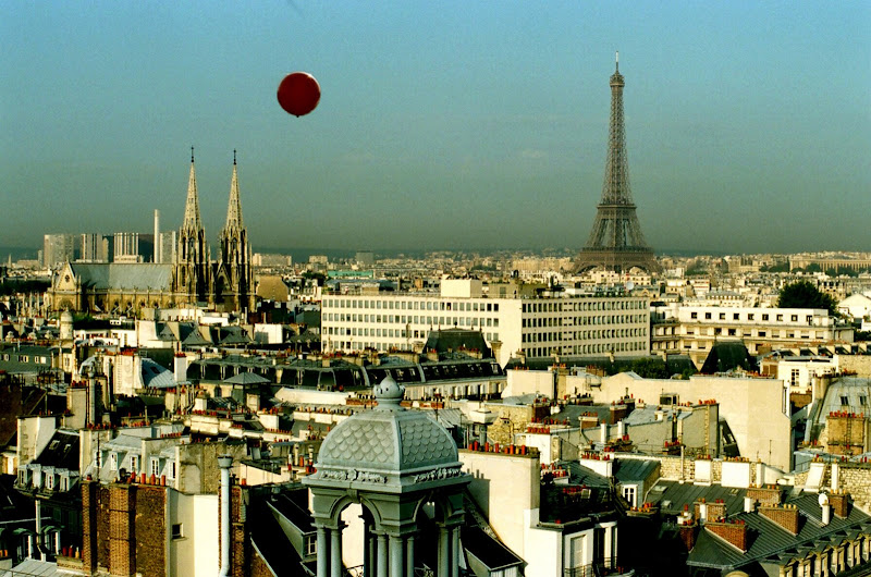 Flight of the Red Balloon (Le Voyage du Ballon Rouge)