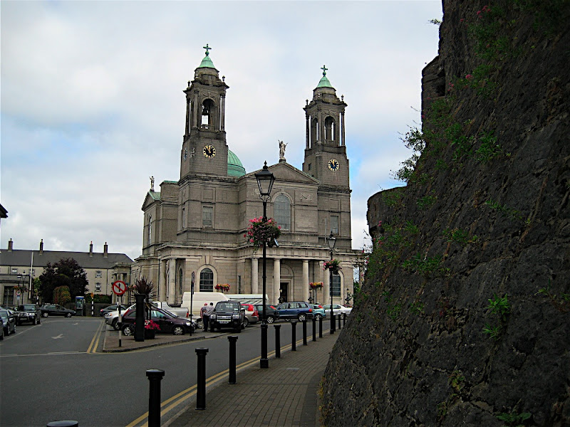 El castillo y la iglesia