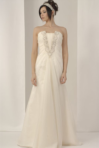 adorable#strapless#wedding#gown#V#jeweled#shape