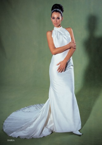 Daria ; Simple Wedding Bridal Gown