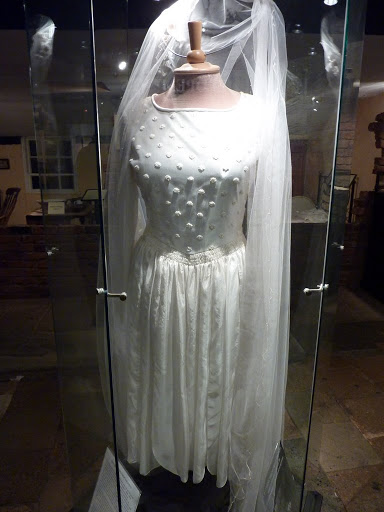 1_vintage_wedding_gown