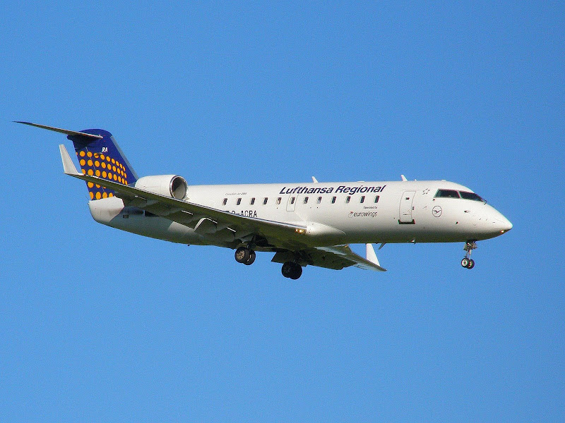CRJ200