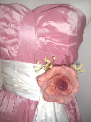 casual prom dress + flower'