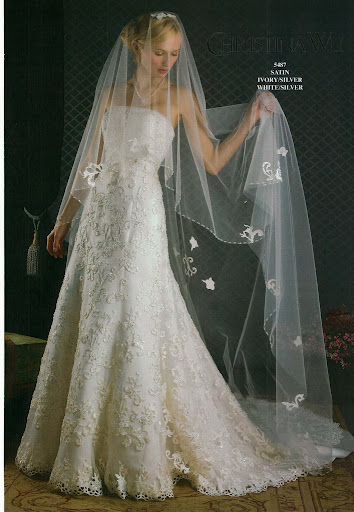 Christina-Wu-romantic-wedding-gown-perfect-attire