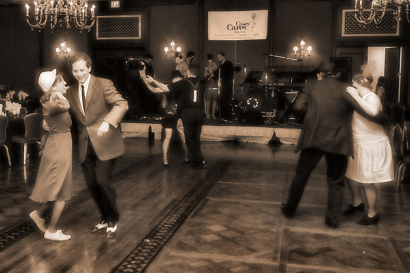 charmcityswing.com