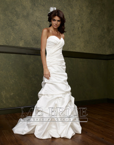 10321 ; White Wedding Gown Bridal Dress