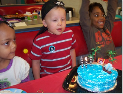 Pirate with cake