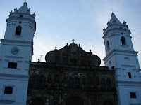 La Catedral en la Plaza Constitución