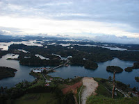 Vista de la represa desde el peñón de Guatapé