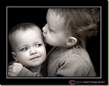 COPY kissing sis with eyes