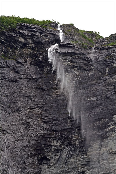 водопад