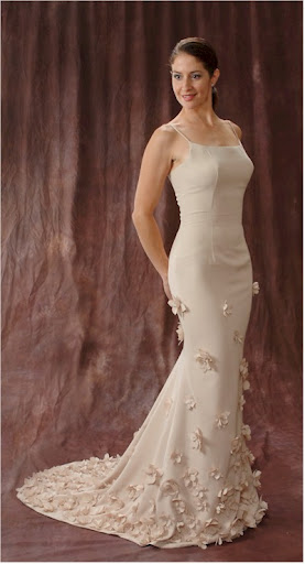 beautiful ivory wedding dress mermaid