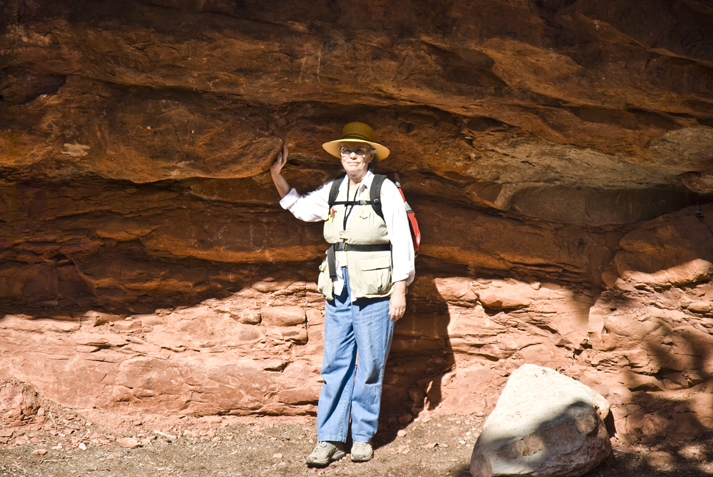 DSC_0074 eileen at womb waterfall munds hike mr az.jpg