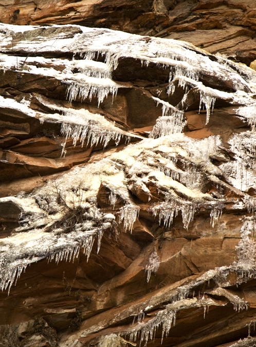 DSC_6903 little icicle necklaces on red sandstone walls west fork trail en az.jpg