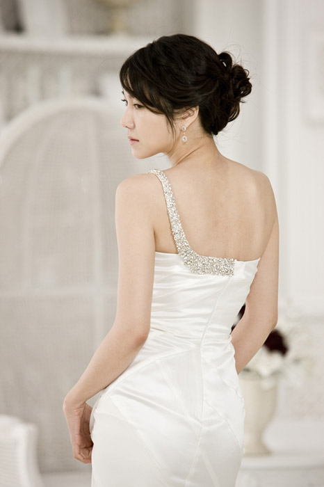 Lee Ji Ah Elegant White Dress Photo Shoot