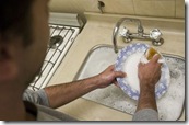 fregar - Si te mandan a fregar, al�grate: lavar platos mejora la vida sexual