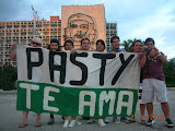 Pasty e hinchas de Banfield en La Habana, Cuba.