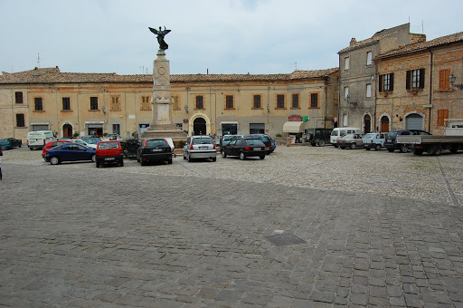 Donna Bianca Square