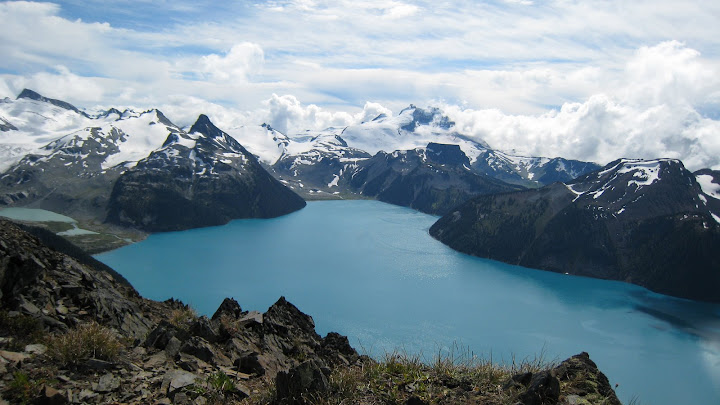 Garibaldi lake and mountain