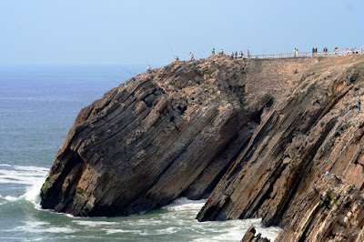 Falésia com pescadores em São Pedro de Moel