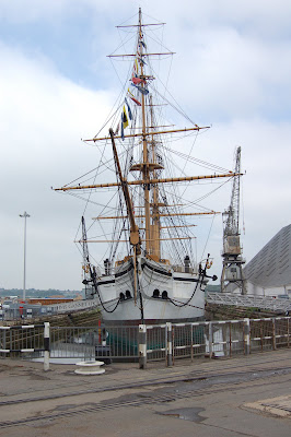 Sailing ship
