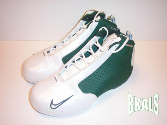 LeBron8217s nonsignature shoes Nike Basketball 22