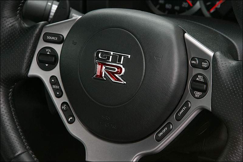 [auto-life.3dn.ru_GT-R_11.jpg]