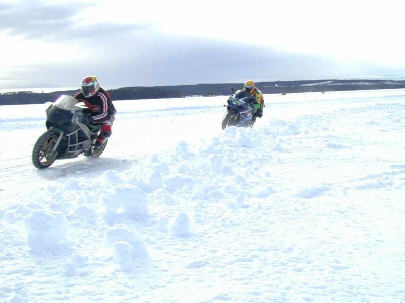 [a_motorcycle_on_icemotoled_07.jpg]