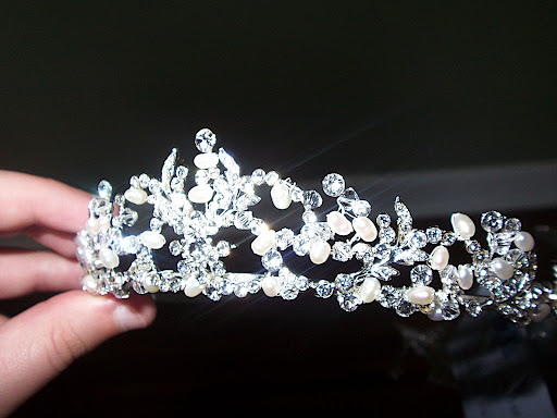 Bridal gown accessories for sexy women who getting married