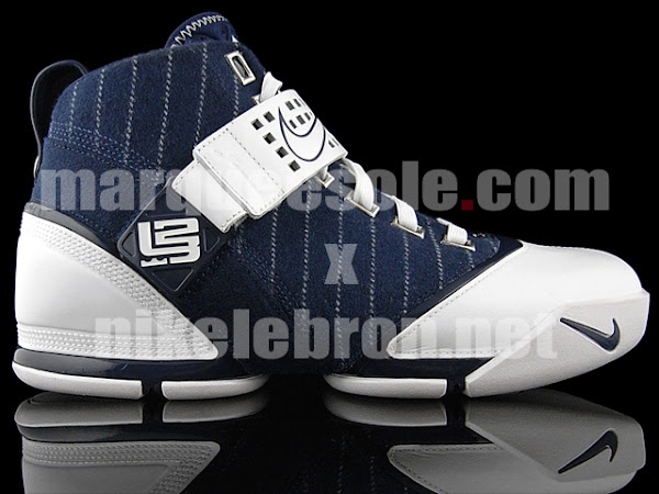 An exclusive look at the Yankees Nike Zoom LeBron V