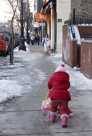 alli walking on halsted