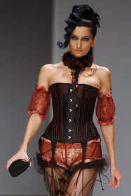 female_celebrity_lingerie-thumb