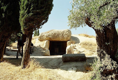 http://lh3.google.com/losdolmenes.org/RhfW6pi9FnI/AAAAAAAAACU/iTaE1yhPyss/menga.jpg?imgmax=400