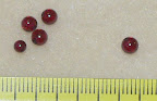Garnet round gemstone beads � 4mm � EACH