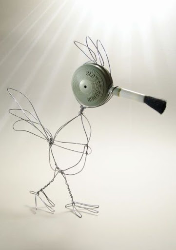 http://lh3.google.com/polirang/RsvgT_zMRmI/AAAAAAAAAXU/Z7az1I9ubSE/25384627_1186613268_DustBlowerBird.jpg?imgmax=512