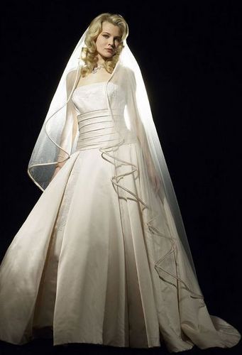 lovely-bridal-gown-white-ivory-wedding-prom-dress
