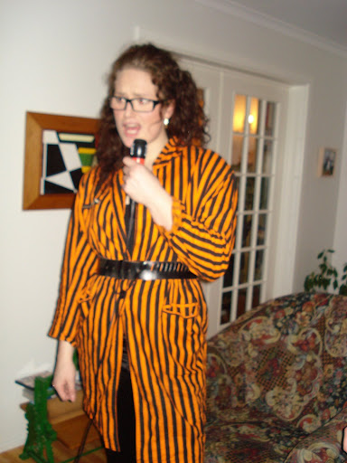 http://lh3.google.com/sapukulurnar/R7Crgx2TDkI/AAAAAAAAHK8/fwcAxWiuEGs/singstar%20031.JPG.jpg?imgmax=512
