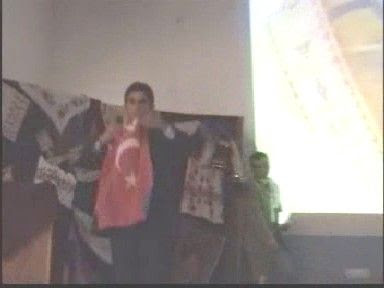 Tekin YILDIRIM Ta�ova �mam Hatip Lisesi 11/A S�n�f� ��rencisi T�rkiyem t�rk�s�n� okurken