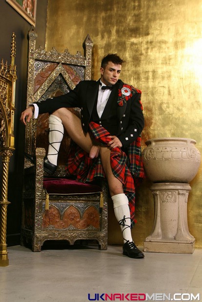 Click Here for More About Harry at UKNakedMen.com.!