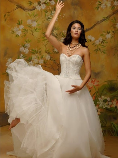 strapless-wedding-dress-dress-up