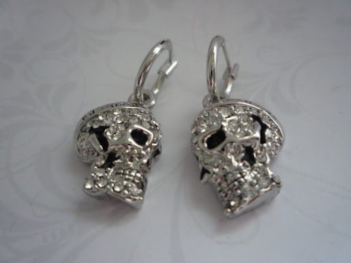 skull-silver-earrings
