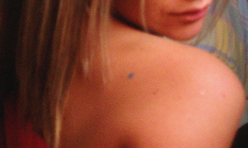Labels: Back Tattoos, feminine tattoo, small star tattoo