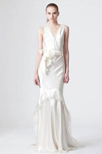 Vera Wang ~ Ivory Wedding Gown