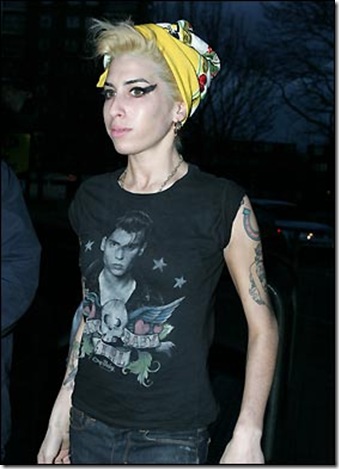 Amy Winehouse new look with shocking bleached bonse