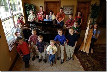 Michelle Duggars 18 member family