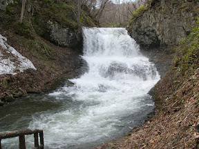 平和の滝