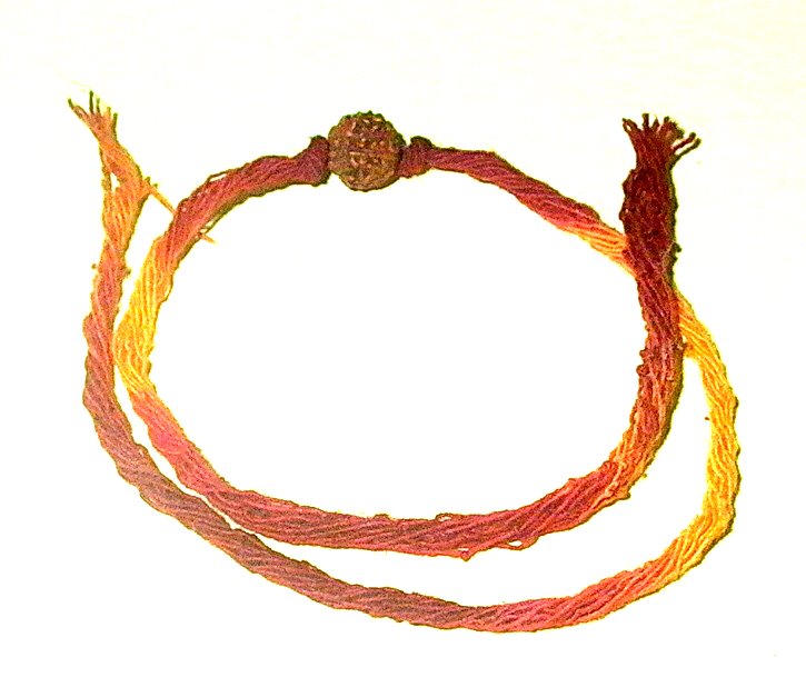   is the sacred hindu thread it is worn while performing hindu rituals